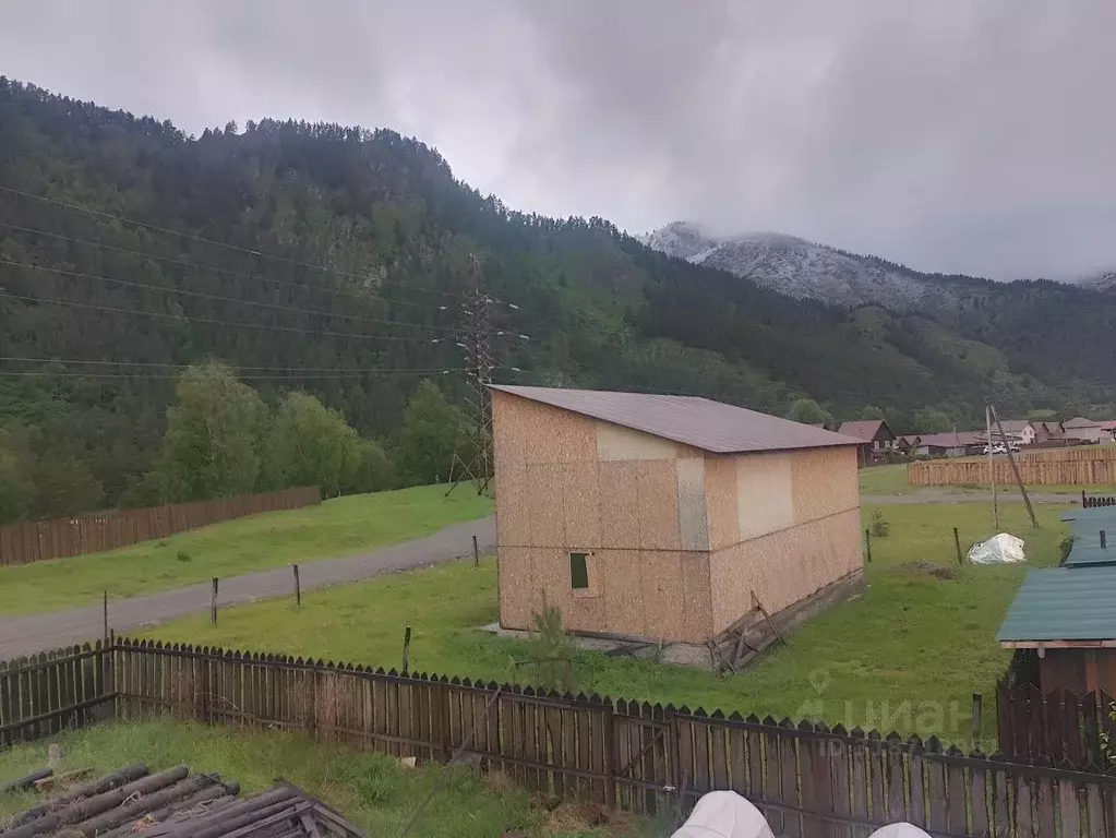 Дом в Алтай, Чемальский район, с. Чемал ул. Прикатунская (220 м) - Фото 1
