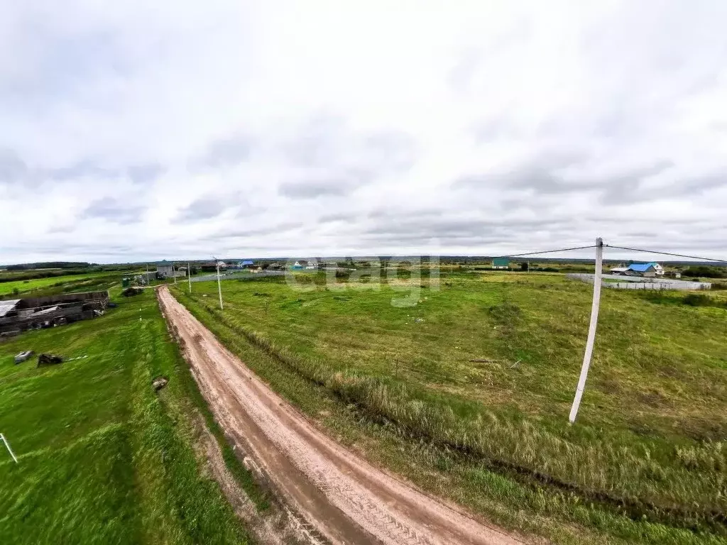 Участок в Тюменская область, Исетский муниципальный округ, д. ... - Фото 1