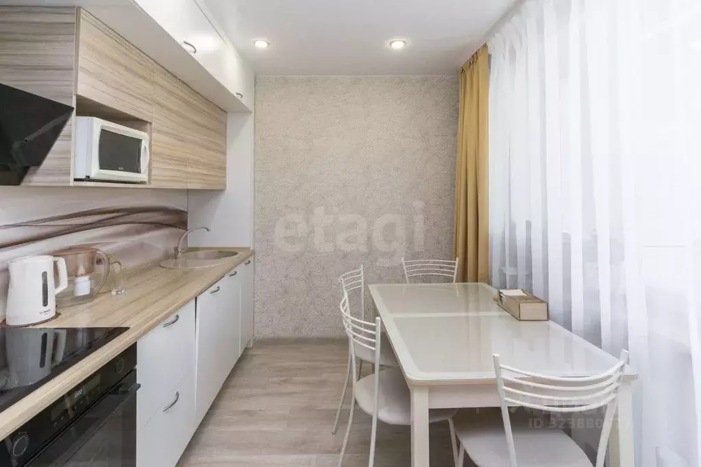 2-к кв. Тюменская область, Тюмень ул. Федюнинского, 56 (56.2 м) - Фото 1