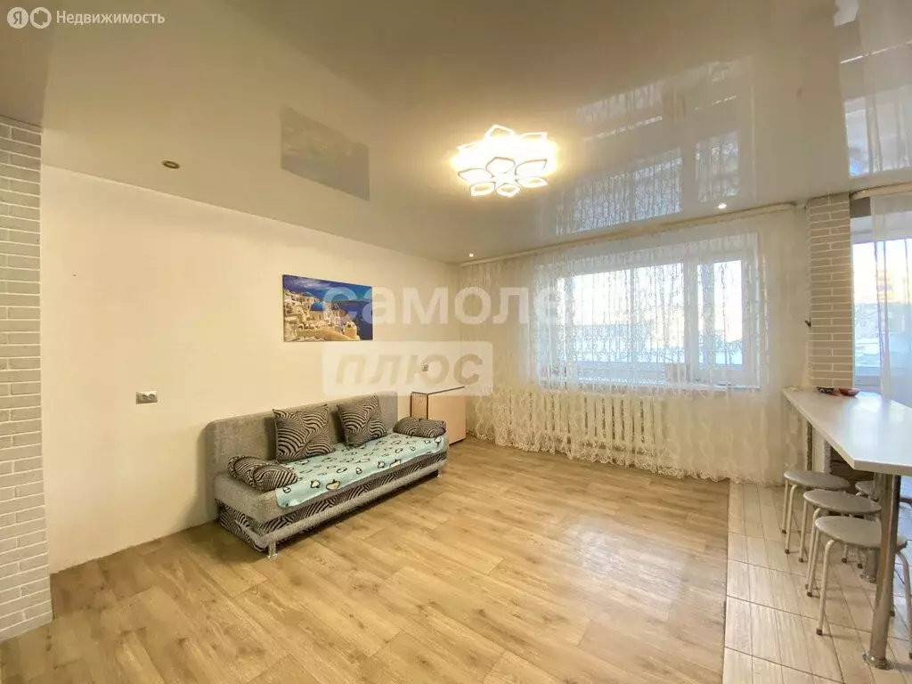 3-комнатная квартира: Октябрьский, 35-й микрорайон, 19 (61.6 м) - Фото 1