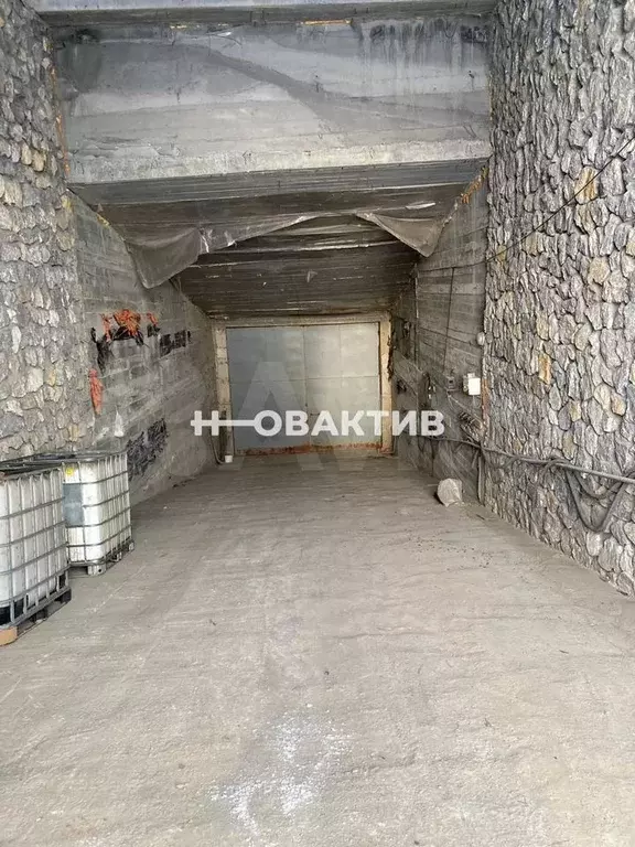 Продам помещение свободного назначения, 930.1 м - Фото 1