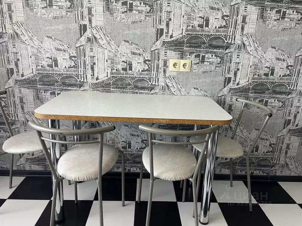 2-к кв. Волгоградская область, Волгоград ул. Маршала Еременко, 42 ... - Фото 2