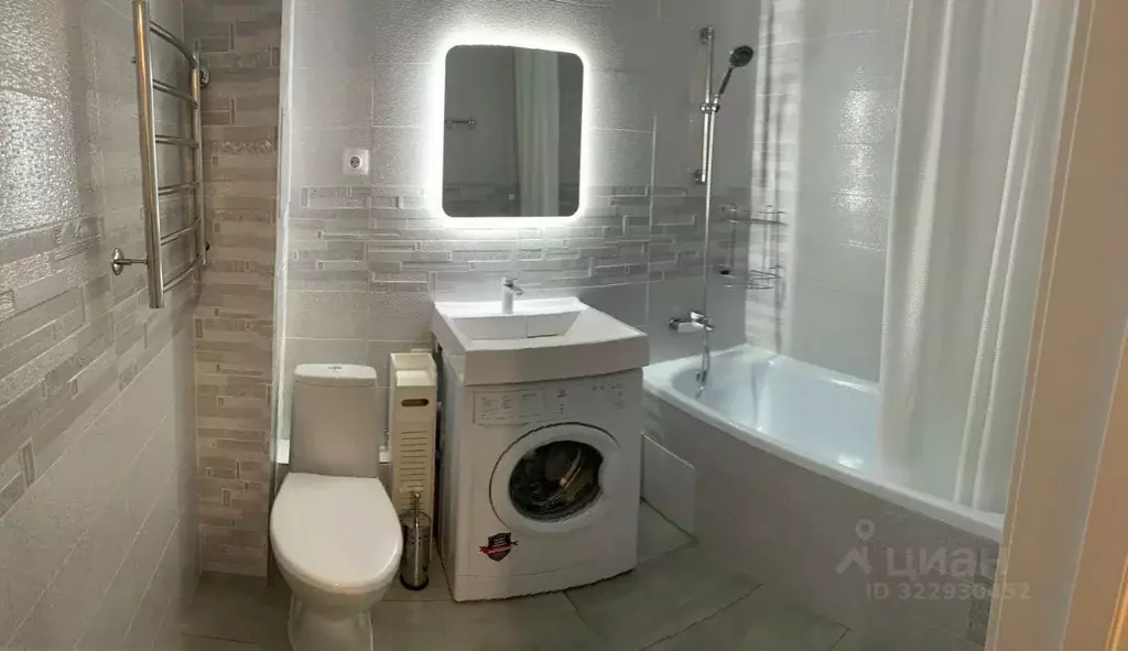 1-к кв. Самарская область, Тольятти Приморский бул., 61 (42.0 м) - Фото 0