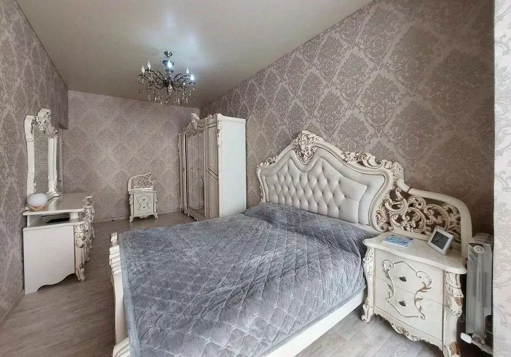 3-к кв. Кабардино-Балкария, Нальчик ул. Толстого, 180Б (90.0 м) - Фото 0