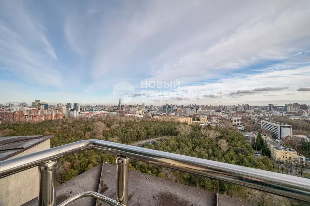 4-к кв. Свердловская область, Екатеринбург ул. Шейнкмана, 121 (187.0 ... - Фото 1