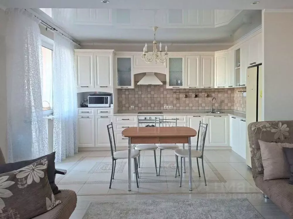 3-к кв. Оренбургская область, Оренбург Загородное ш., 14 (90.0 м) - Фото 1