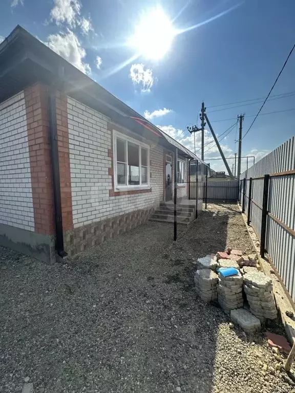 Дом в Ставропольский край, с. Грачевка ул. Крайняя, 1Б (97 м) - Фото 1