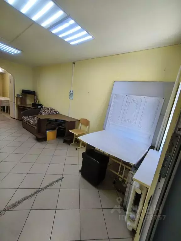 Помещение свободного назначения в Ростовская область, Зверево ул. ... - Фото 1