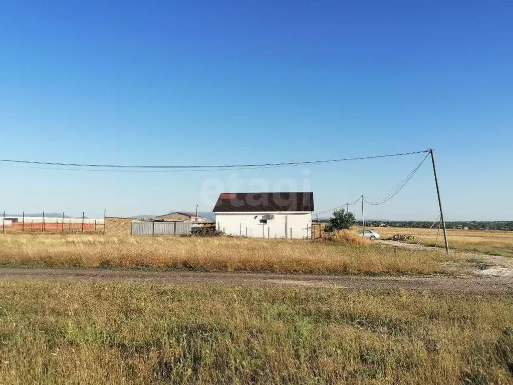 Участок в Крым, Симферопольский район, с. Трудовое ул. Тейфукова, 16 ... - Фото 0