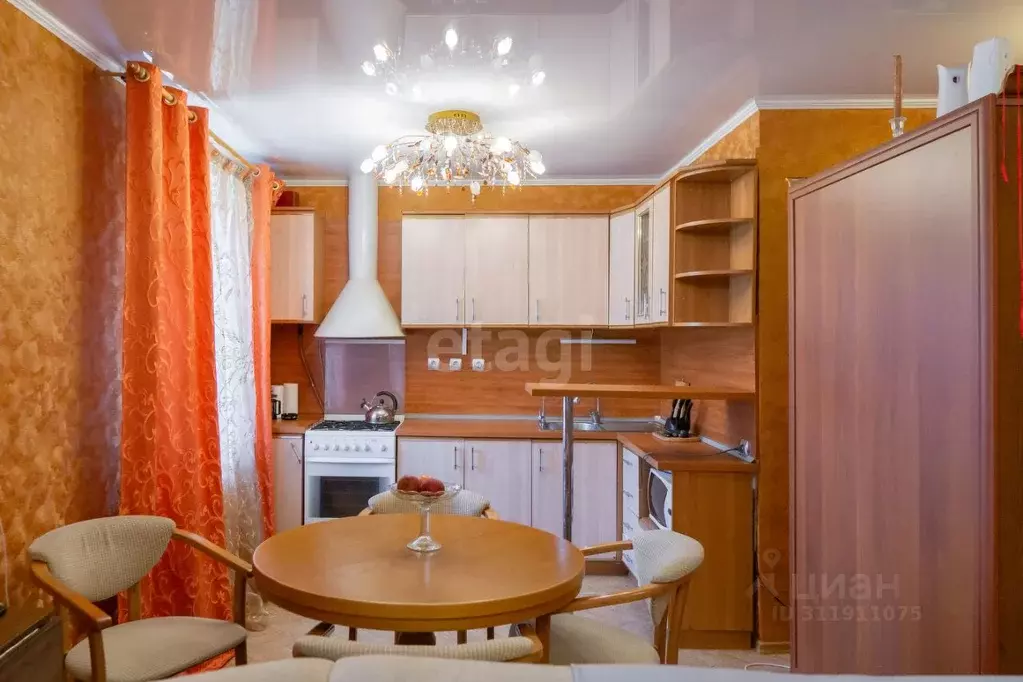 3-к кв. Татарстан, Елабуга ул. Разведчиков, 56 (80.0 м) - Фото 0