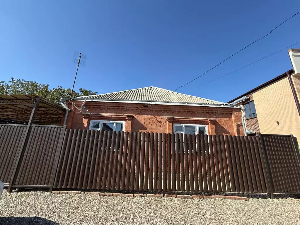 Дом в Краснодарский край, Армавир ул. Пожарского, 62 (130 м) - Фото 1