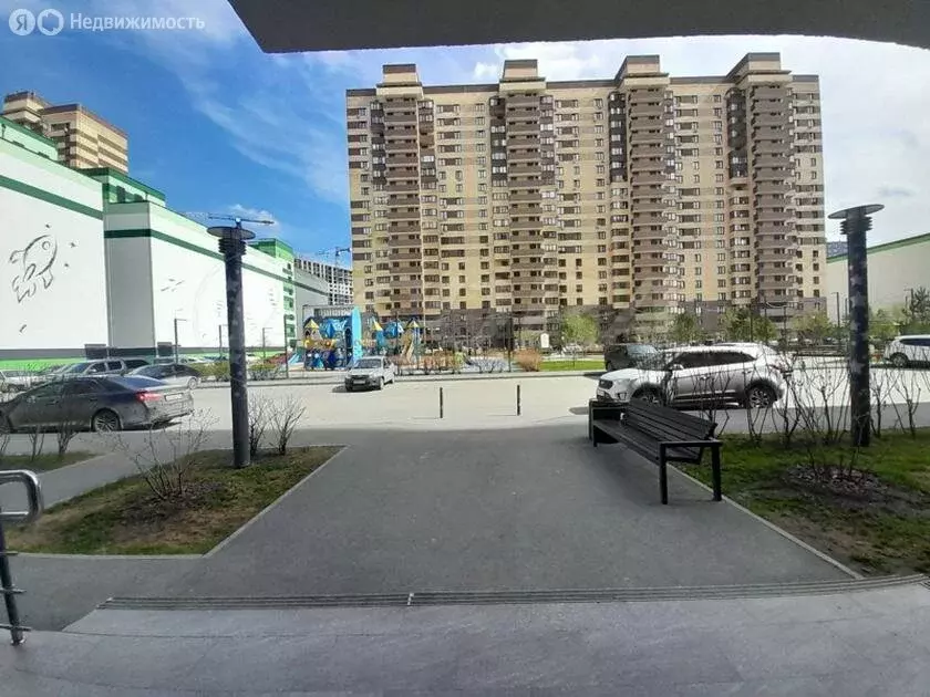 1-комнатная квартира: Тюмень, улица Тимофея Чаркова, 79к2 (35.7 м) - Фото 1