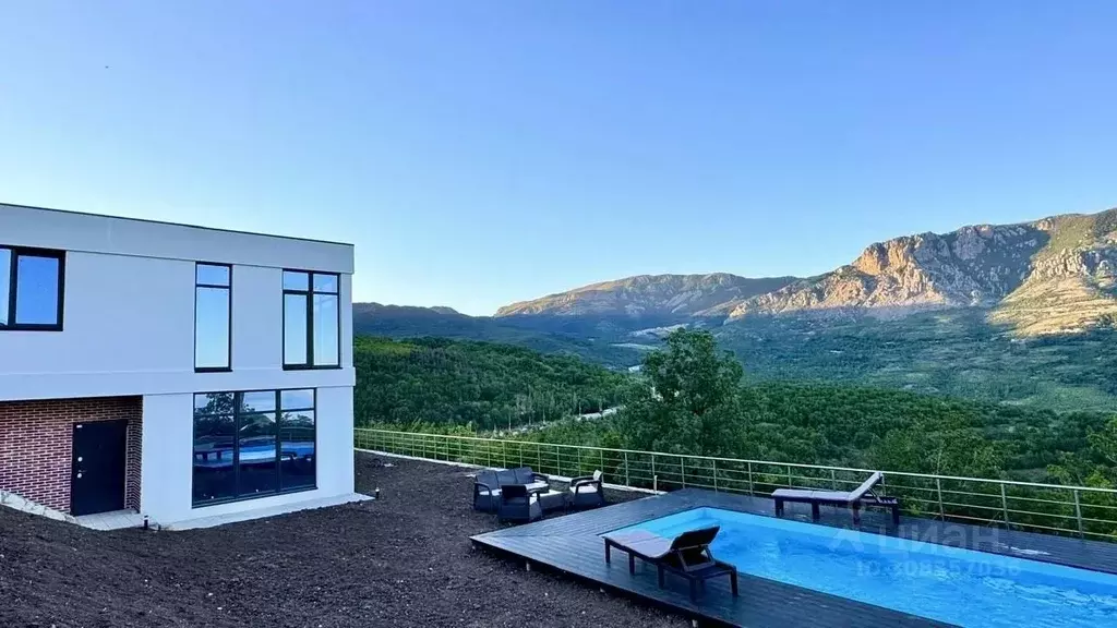 Дом в Крым, Алушта муниципальный округ, с. Верхняя Кутузовка  (155 м) - Фото 1