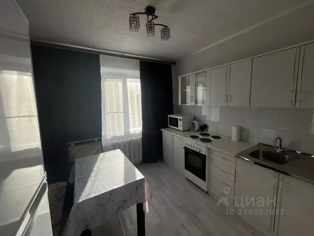 2-к кв. Саха (Якутия), Ленск Первомайская ул., 13Б (55.0 м) - Фото 0