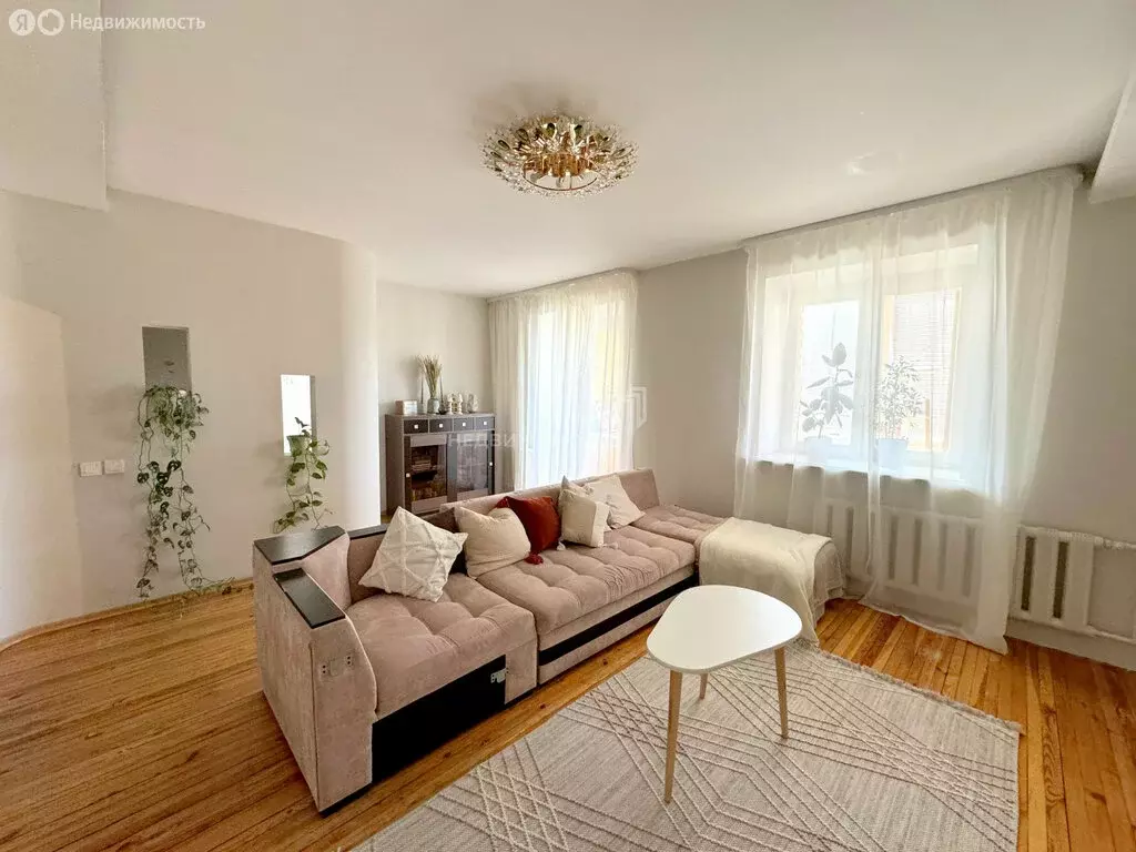 3-комнатная квартира: Казань, улица Адоратского, 43 (106.4 м) - Фото 1
