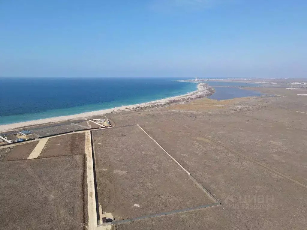 Участок в Крым, Евпатория городской округ, Заозерное пгт ул. Садовая ... - Фото 1