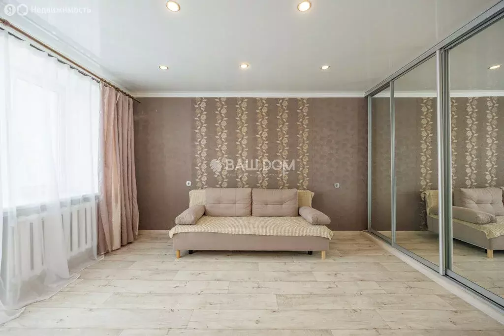 3-комнатная квартира: Брянск, улица Брянского Фронта, 20 (63.4 м) - Фото 0