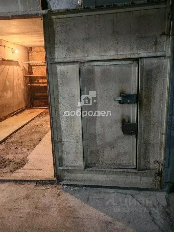 Гараж в Свердловская область, Екатеринбург ул. Блюхера, 57 (17 м) - Фото 1