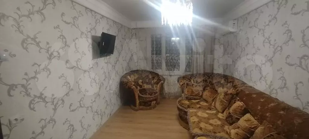 1-к. квартира, 50 м, 9/10 эт. - Фото 0