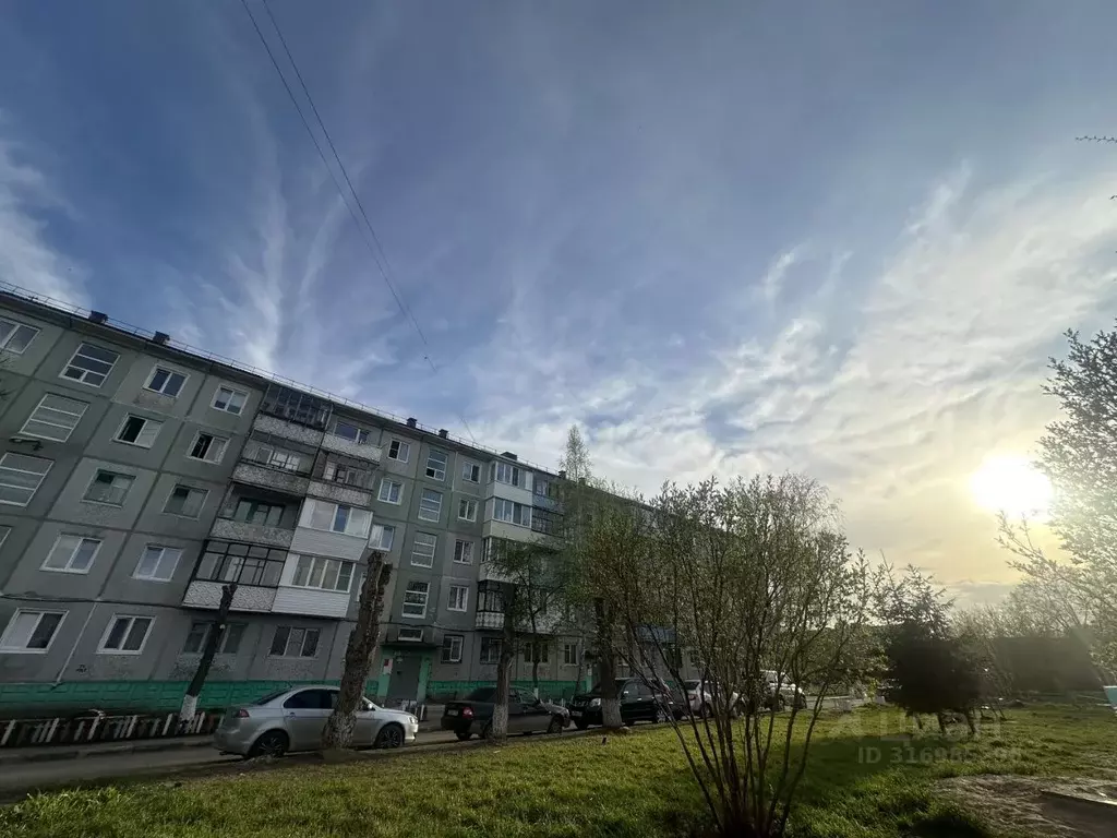 3-к кв. Омская область, Омск Звездный мкр, ул. Бережного, 6 (58.2 м) - Фото 0