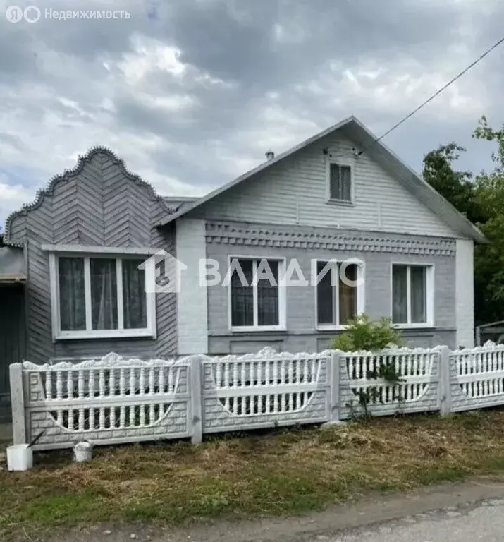 Дом в Корочанский район, Погореловское сельское поселение, село ... - Фото 1