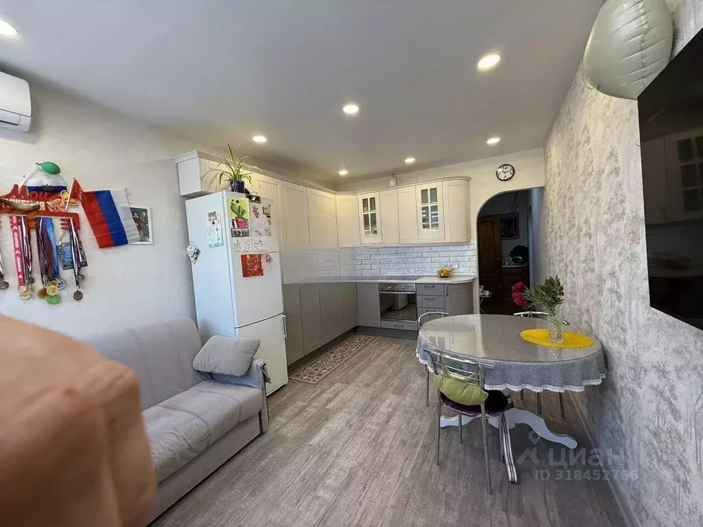 2-к кв. Краснодарский край, Краснодар ул. Гидростроителей, 63 (63.0 м) - Фото 1