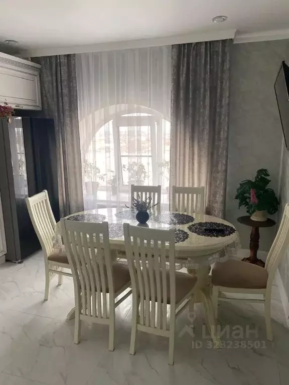 2-к кв. Ростовская область, Сальск ул. Пушкина, 32 (90.0 м) - Фото 0