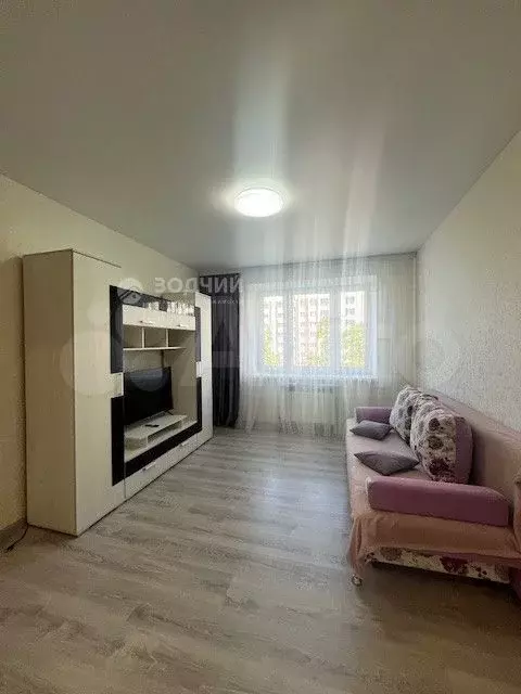 1-к. квартира, 38 м, 4/10 эт. - Фото 1