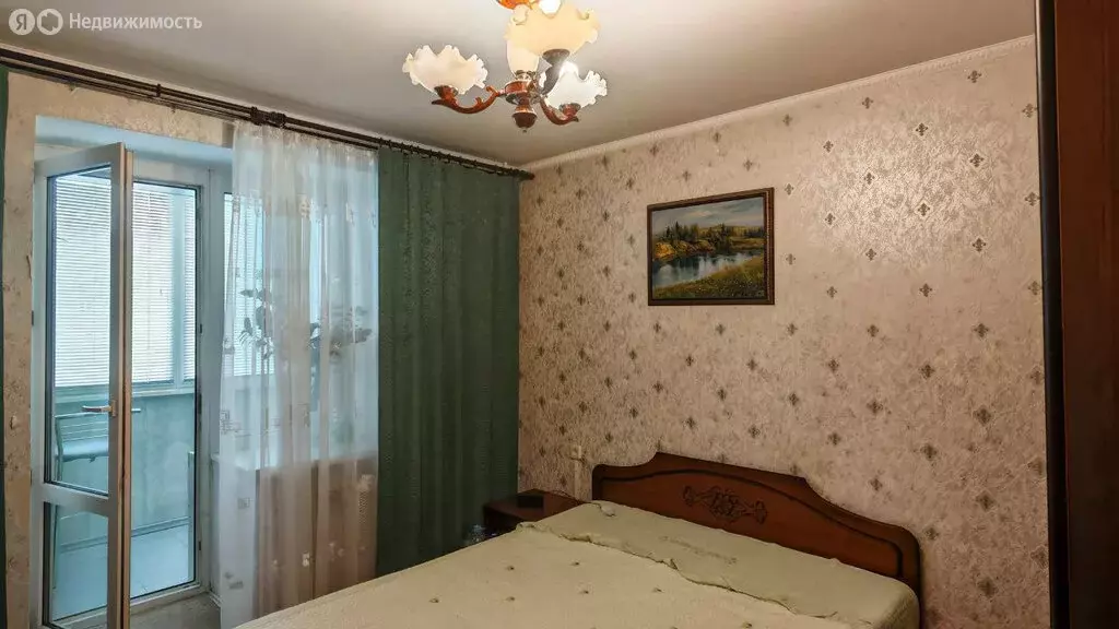 3-комнатная квартира: Саратов, улица имени Н.И. Вавилова, 8/26А (63.3 ... - Фото 1