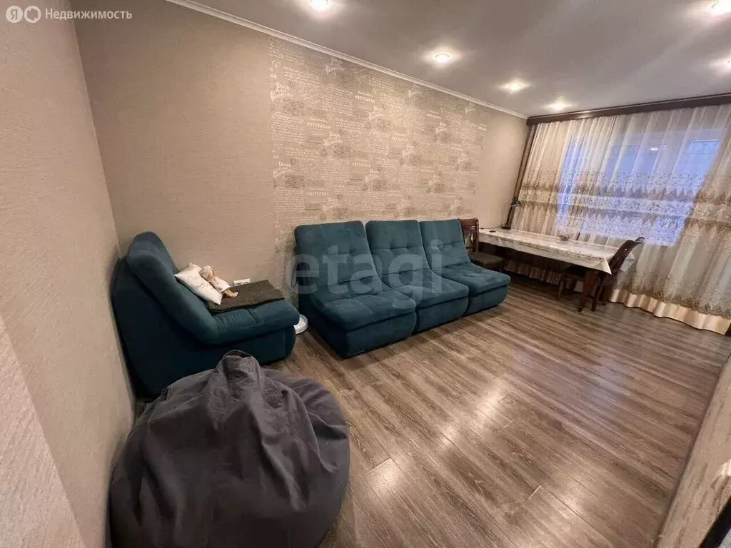 3-комнатная квартира: Омск, улица Сулеймана Стальского, 3 (62.2 м) - Фото 2