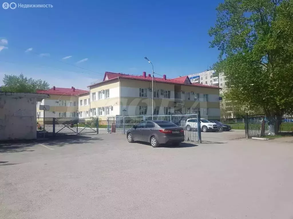3-комнатная квартира: Тюмень, 6-й микрорайон, проезд 9 Мая, 2 (66 м) - Фото 0