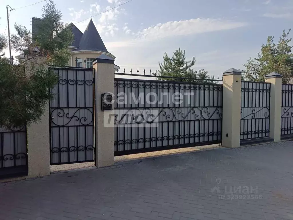 Дом в Саратовская область, Энгельс ул. Свердлова (169 м) - Фото 0