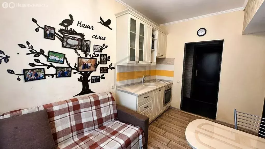 2-комнатная квартира: Ялта, улица Горького, 21 (51.4 м) - Фото 2