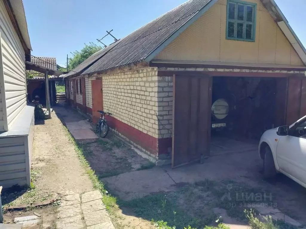 Дом в Саратовская область, Курдюм ст. ул. Железнодорожная, 33 (84 м) - Фото 1
