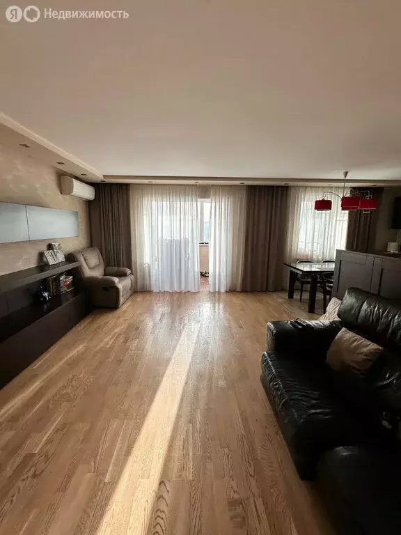 3-комнатная квартира: Курган, улица Карельцева, 101 (104 м) - Фото 1