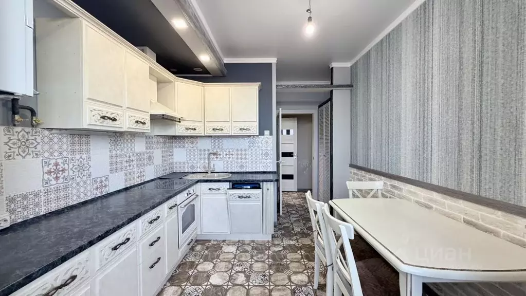 2-к кв. Крым, Феодосия ул. Габрусева, 2 (61.0 м) - Фото 2