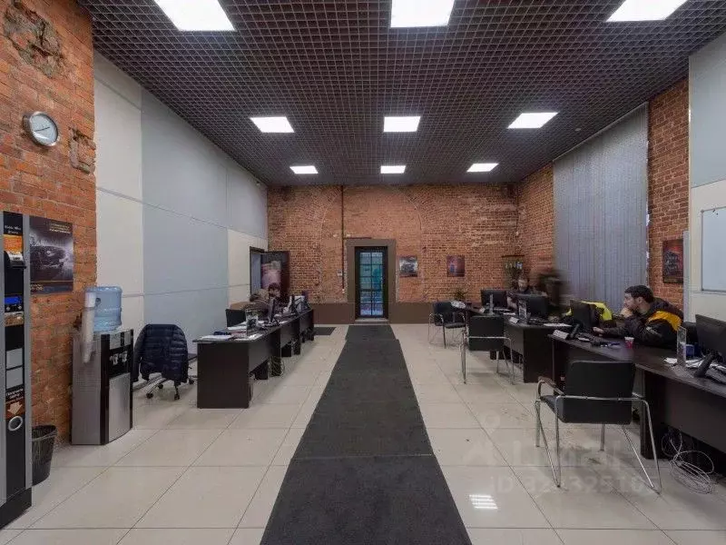 Торговая площадь в Санкт-Петербург ул. Комсомола, 2 (2232 м) - Фото 1