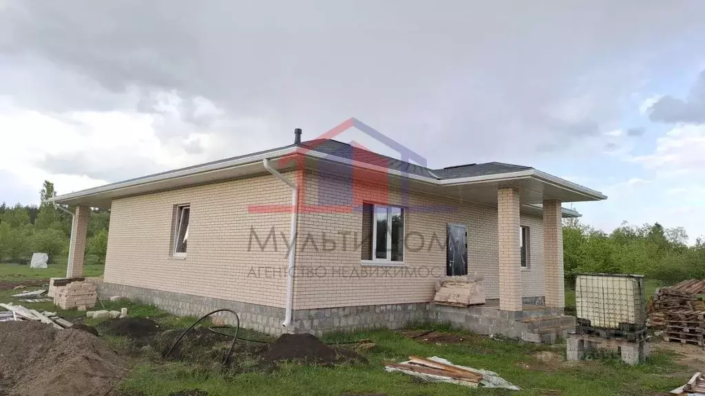 Коттедж в Белгородская область, Старооскольский городской округ, с. ... - Фото 0