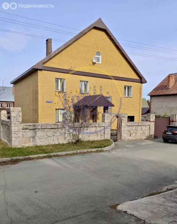 Дом в Бутаки, Просторная улица (421.2 м) - Фото 1