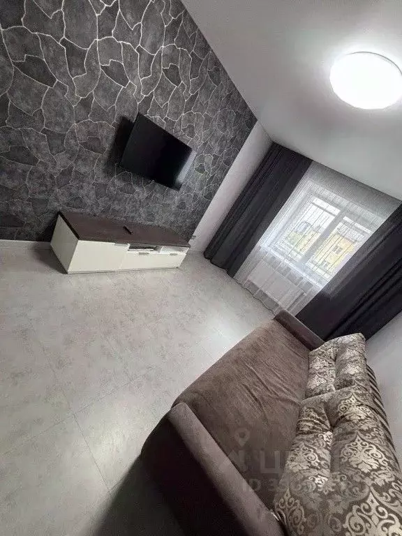 1-к кв. Хакасия, Абакан ул. Генерала Тихонова, 2 (48.0 м) - Фото 1