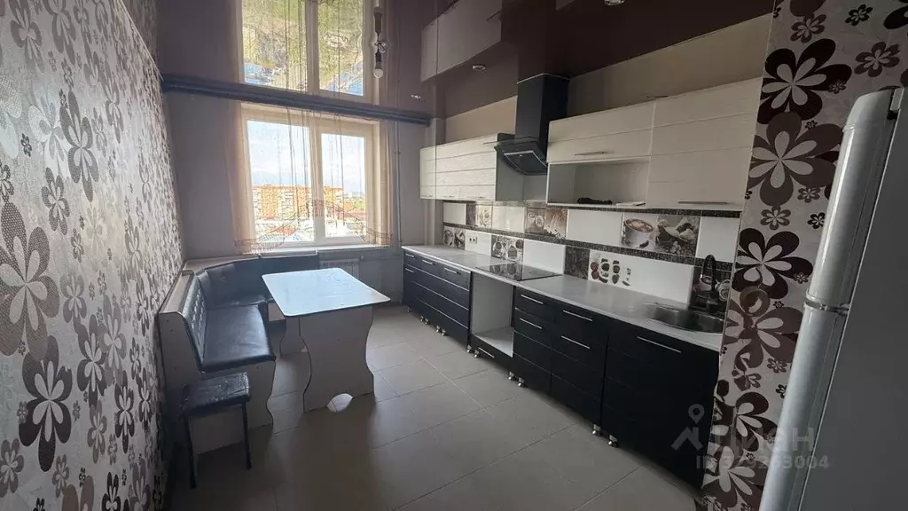 2-к кв. Адыгея, Майкоп ул. Чкалова, 65 (58.0 м) - Фото 1