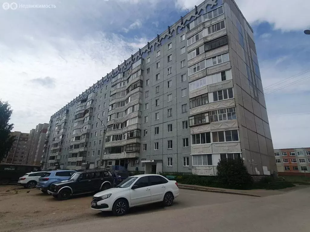 3-комнатная квартира: Сыктывкар, улица Славы, 31 (67 м) - Фото 0