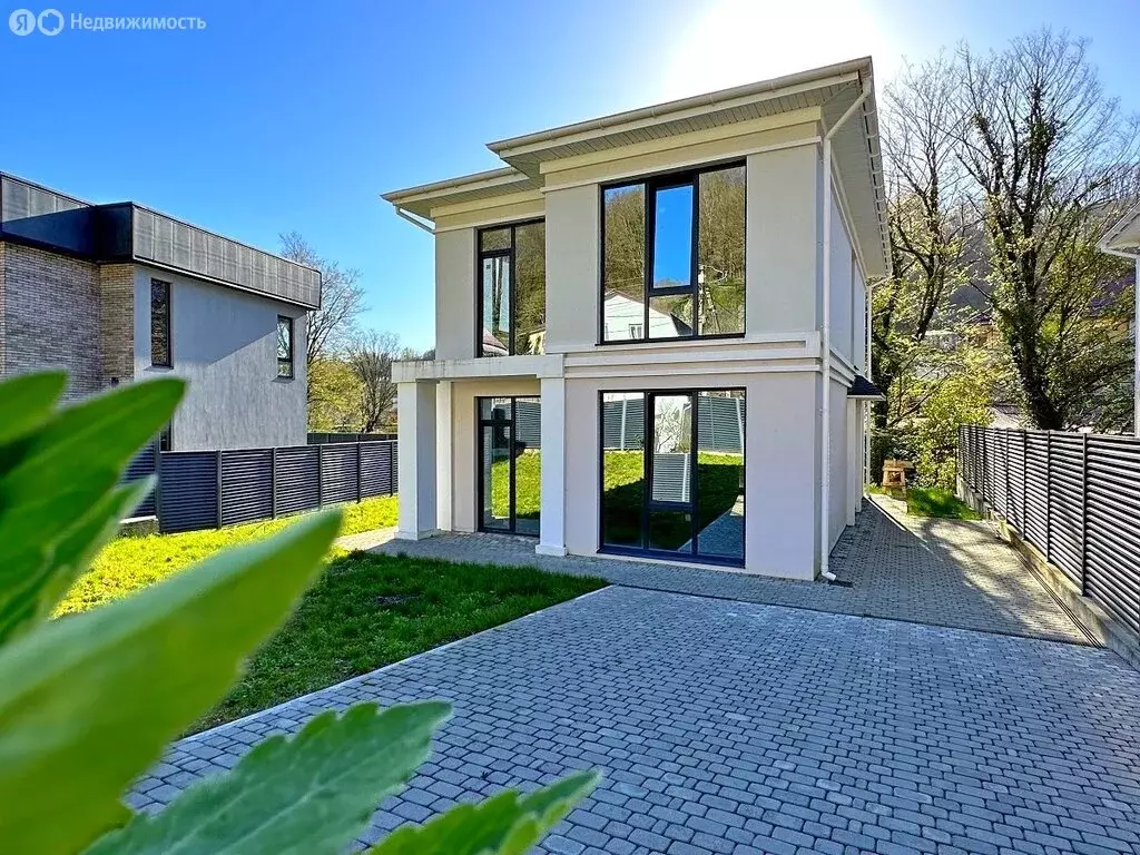 Дом в Сочи, микрорайон КСМ, улица Труда, 33/2 (180 м) - Фото 0