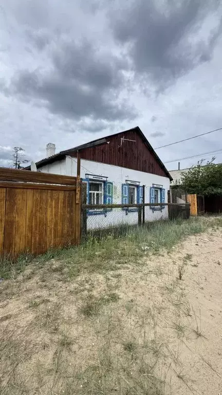Дом в Бурятия, Улан-Удэ Стеклозавод мкр, ул. 4-я Рабочая, 40 (60 м) - Фото 0