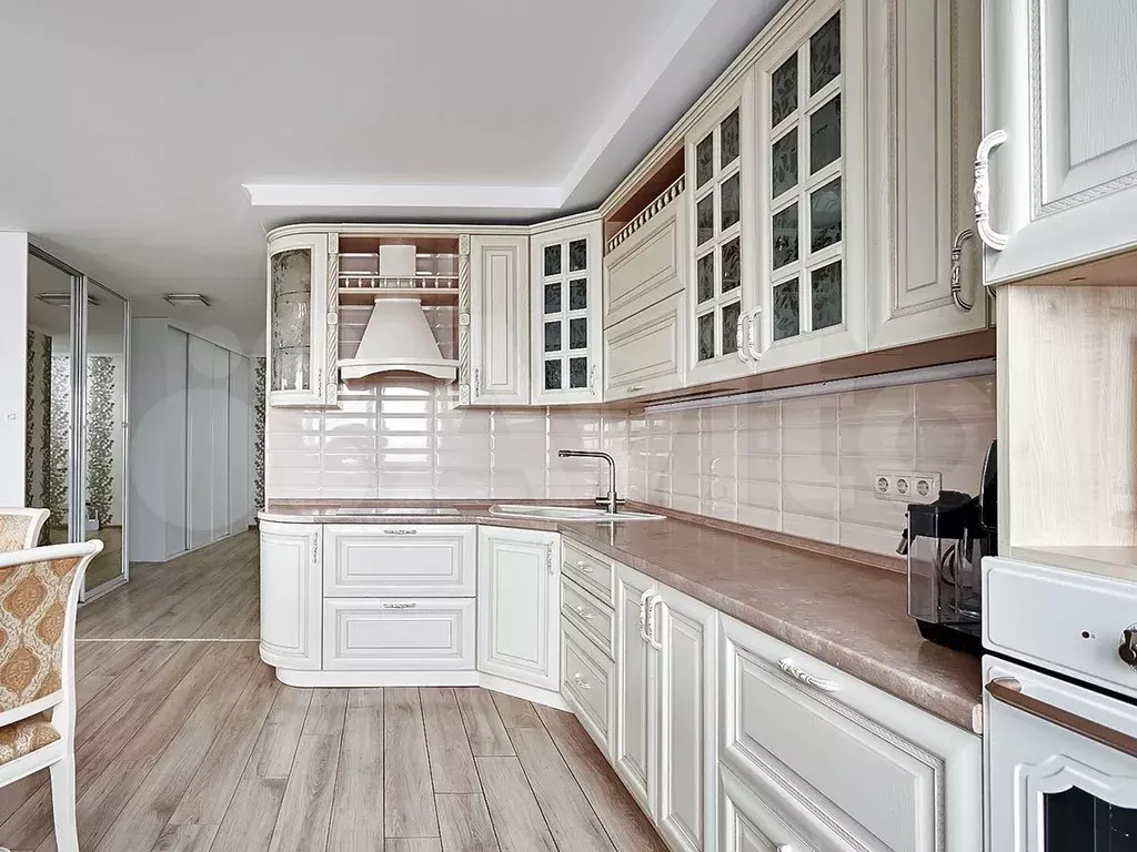 2-к. квартира, 60 м, 12/15 эт. - Фото 1