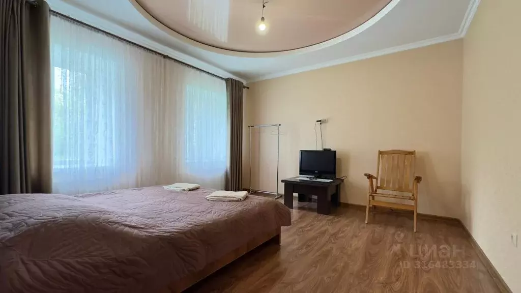 Дом в Ставропольский край, Пятигорск Железнодорожная ул., 6 (50 м) - Фото 1