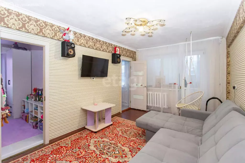 3-комнатная квартира: Тобольск, 4-й микрорайон, 5 (49.3 м) - Фото 1