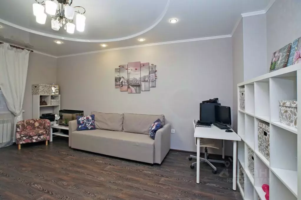 2-к кв. Омская область, Омск Звездная ул., 10 (81.8 м) - Фото 1