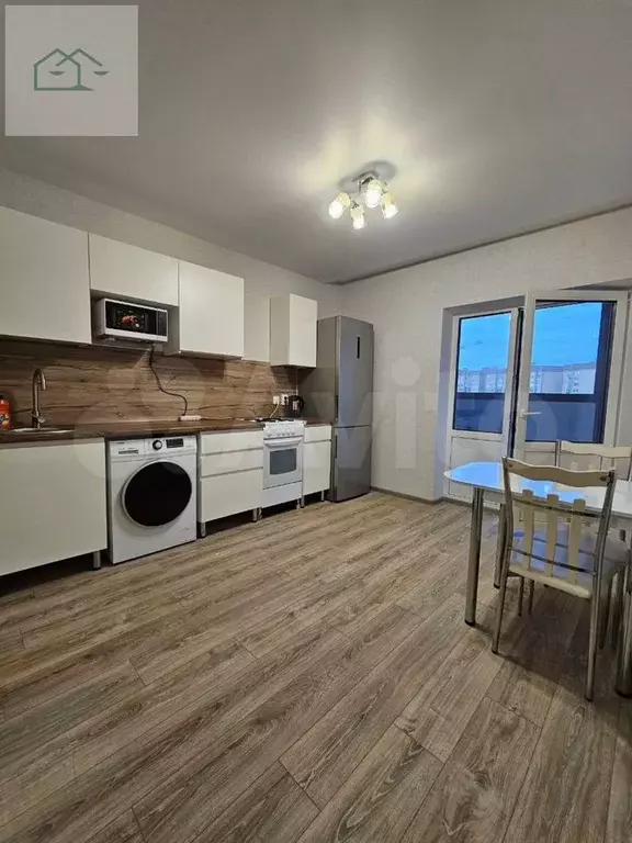 1-к. квартира, 40 м, 8/17 эт. - Фото 0