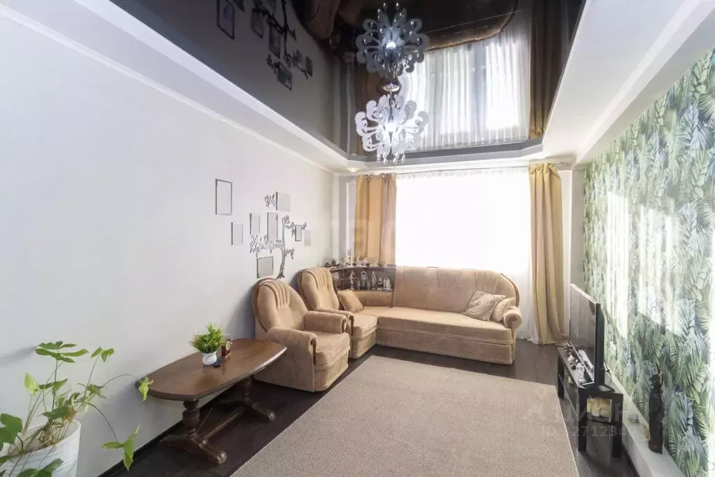 2-к кв. Тюменская область, Тюмень ул. Федюнинского, 7к1 (82.5 м) - Фото 1